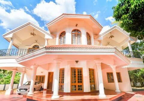Large villa in kottayam town with 6 bedrooms