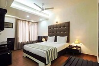Anand Retreat @ Kaushambi (5 Min walking distance from Anand Vihar), Delhi Anand Retreat @ Kaushambi (5 Min walking distance from Anand Vihar), Delhi
