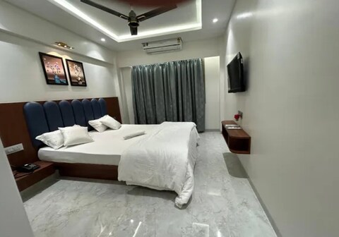 FabHotel Suruchi Homes