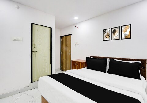 Hotel O Green Light Inn