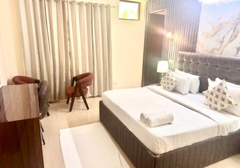 Fortune Home Service Apartment, 3Bhk Sector-72, Noida