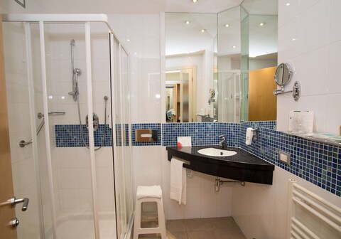 Best Western Palace Inn Hotel