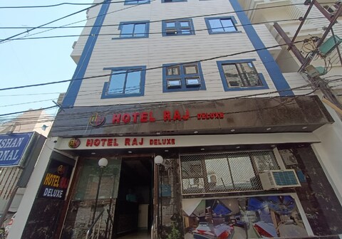 HOTEL RAJ DELUXE