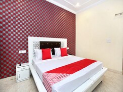 OYO 13102 Hotel Adarsh, Chandigarh OYO 13102 Hotel Adarsh, Chandigarh