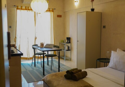 Luxe Studio w Coffee Machine Wifi Balcony A/C