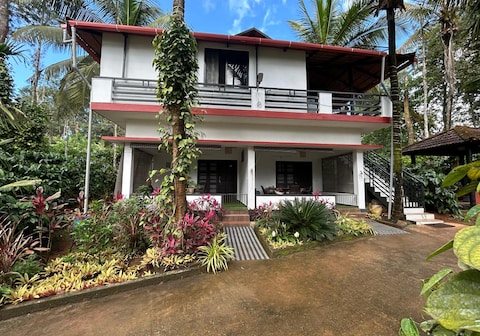 Holidayincoorg Nature's Craft Estate Stay