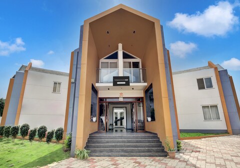 Super Townhouse Oak Dharwad formerly Rising resort & Spa