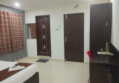 Deccan Retreat Near US Consulate