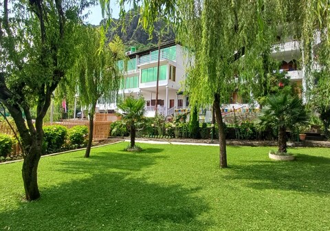 Padshah Pal Resorts and Restaurant