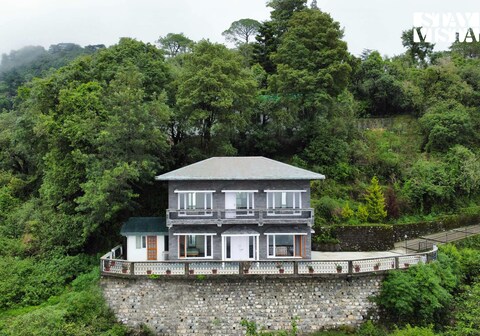 StayVista at Mountain Whispers