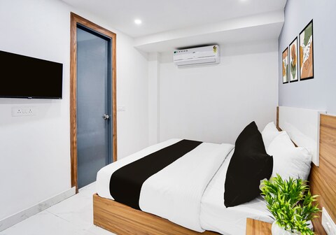 Super Townhouse Morden Town