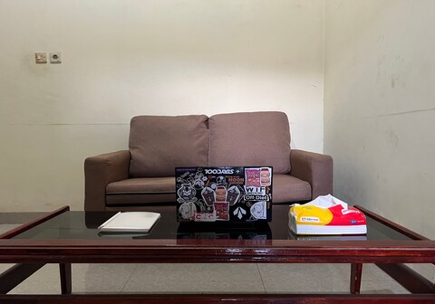 Hotel O Ezhar Boka Homestay Near GOR Sulis Bulutangkis