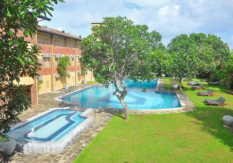 The Long Beach Resort Koggala