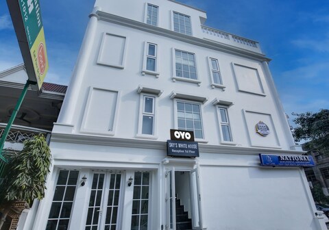 Hotel O Sky White House