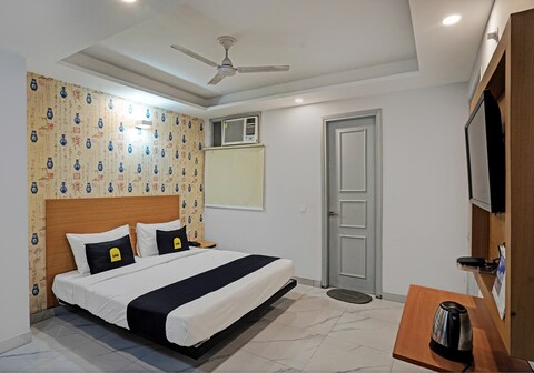 Townhouse OAK Culture Hotel & restaurant