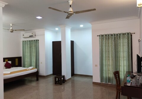 Lee Crystal-Boutique Hotel