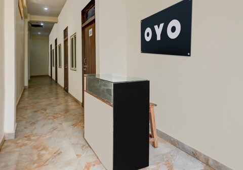 OYO Blue Leaf Hotel