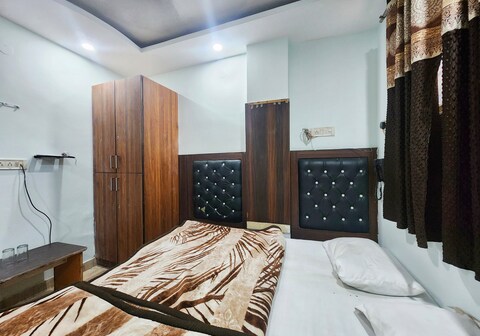 Hotel Shivans Palace