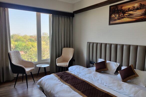 HOTEL BASANT SAROVAR