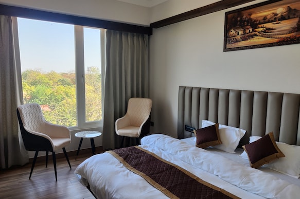 HOTEL BASANT SAROVAR