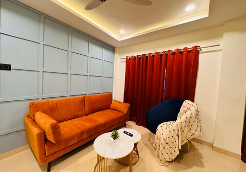 Home Escape Modern 3BHK Near Saket Square
