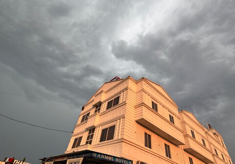 Anmol Hotel & Restaurant