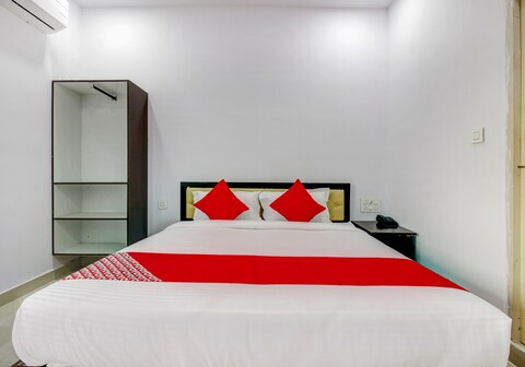 Hotel O by OYO Grand Mythri