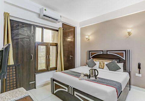 Hotel O Noida Premium Inn