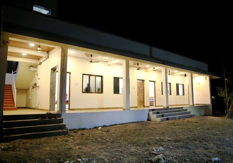 STAY INN ALIBAG COTTAGE