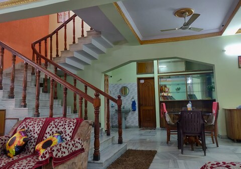 Raj Guest House