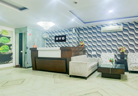 Hotel O Ek Noor Residency