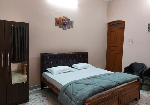 Narayan Guest House | 2BHK Apartment at Rampath