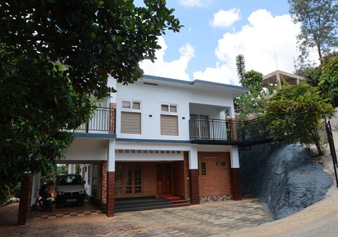 Cardamom Nest Homestay Munnar