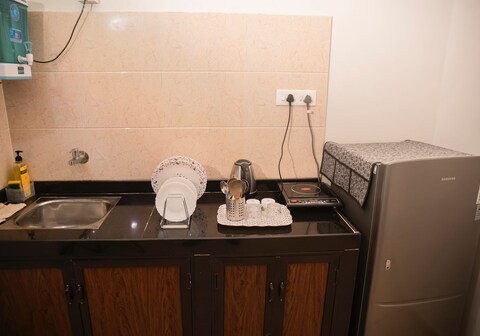 1BHK With Kitchen Close to The Beach