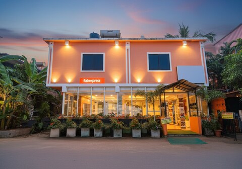 Via Shanel Beachside Resort