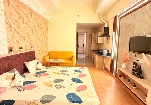 Beautiful Studio at Gaur City Mall(17th Floor)