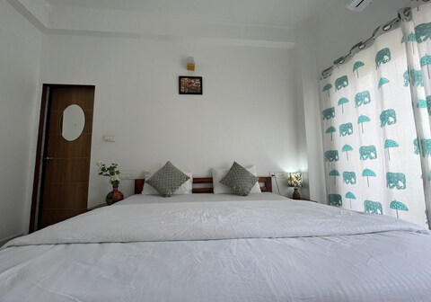 Hotel Gangetic Yoga Getaway