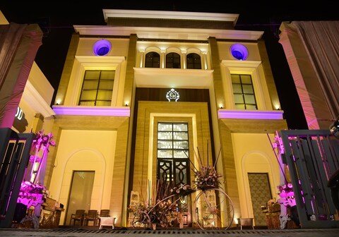 Hotel  Candlewood & Banquets