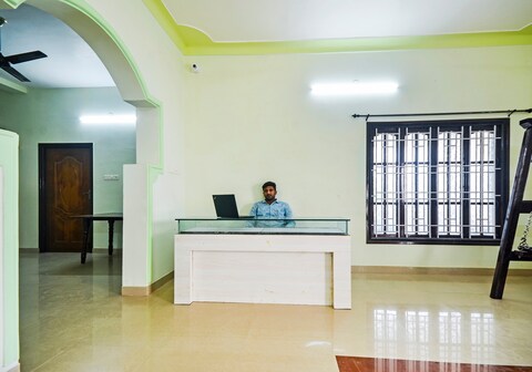 Super Hotel O Aruthraa Residency