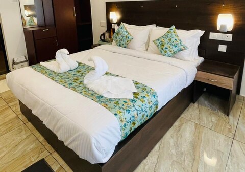 Skylark Holidays | Rooms & Caretaker