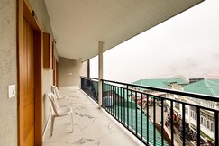 Hotel Parkwood @ Mall Road, Mussoorie, Mussoorie Hotel Parkwood @ Mall Road, Mussoorie, Mussoorie