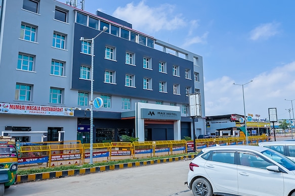 Max Hotels Prayagraj