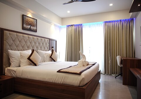 Tranquil Riverview Inn