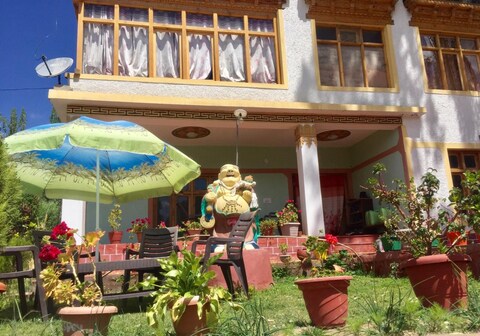 Churpon Home Stay | Rooms & Wi-Fi