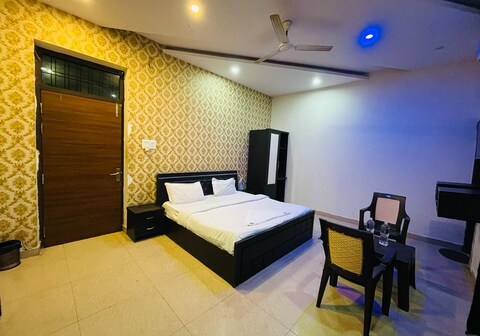 Hotel Royal Inn Lucknow