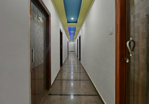 Collection O Sandhya Hotel