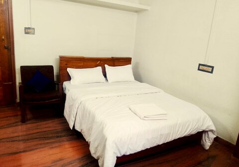A C room Double Bed Near Edappally