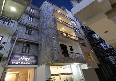 Super Townhouse Saket Residency Near Saket Metro