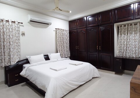 TruffleStays Travelman