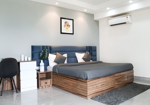 Housr Sector 45 Near Huda City Centre